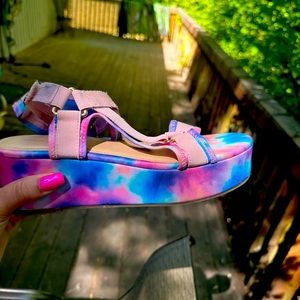 Women size 10 tie up sandals